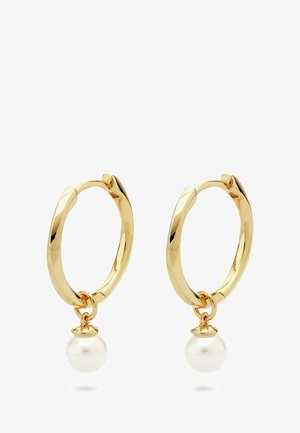Orecchini a cerchio in oro con una finitura liscia e lucida e un elegante dettaglio di perla bianca pendente nella parte inferiore. Design elegante e minimalista.