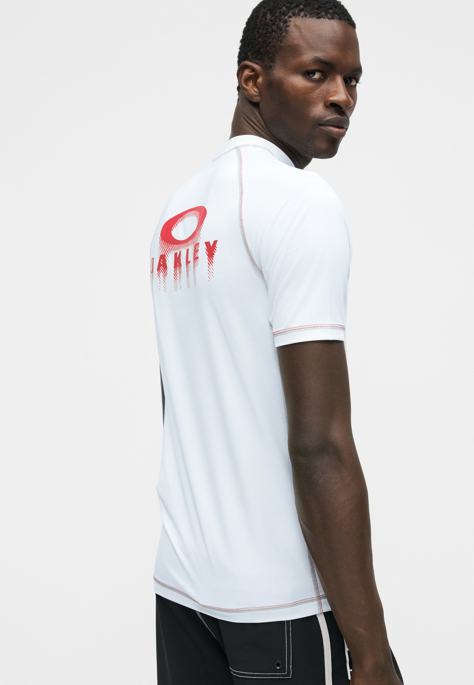 Oakley RASHGUARD - Rash vest - white - Zalando.co.uk