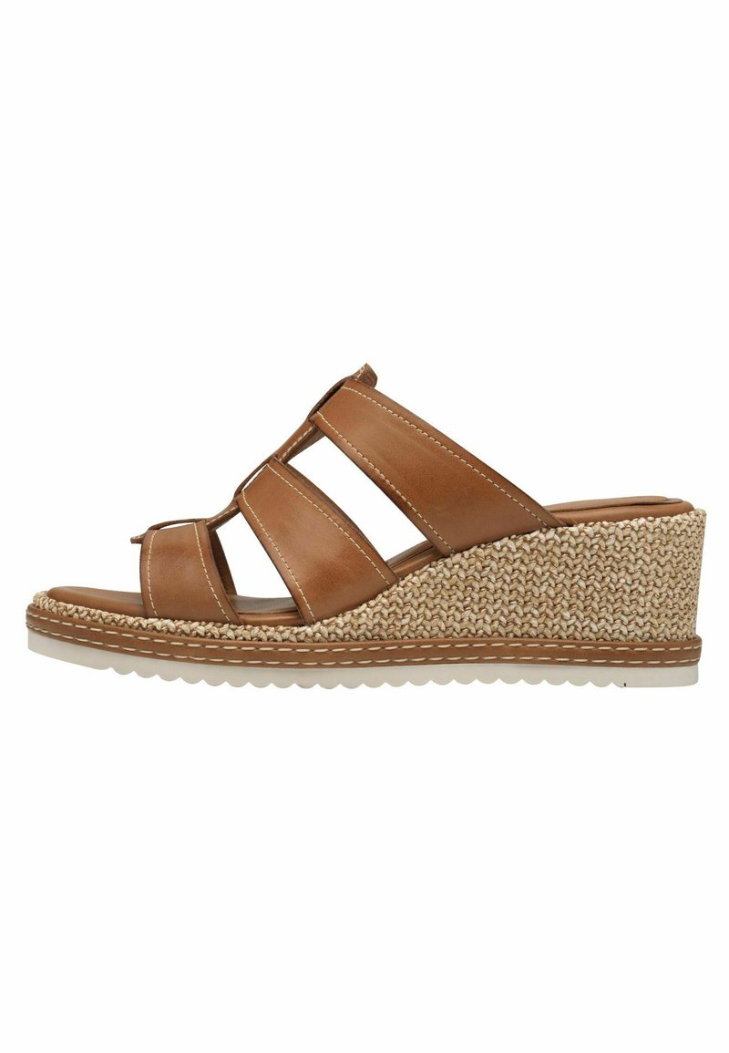 Sandalo con zeppa in pelle marrone, dotato di una piattaforma in juta intrecciata, caratterizzato da tre fasce larghe e una suola texturizzata.