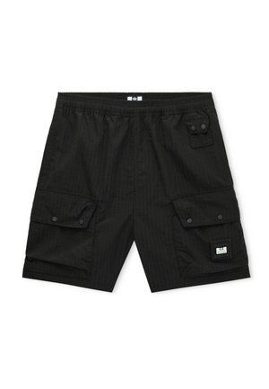 Schwarze Cargo-Shorts für Herren mit elastischem Bund, zwei großen seitlichen Taschen mit Druckknöpfen, einer kleinen Tasche mit Druckknöpfen und einem rechteckigen Aufnäher.
