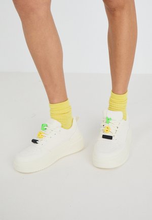 HILLY - Sneaker low - off white