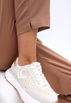 LOLA CASADEMUNT Baskets basses - off white