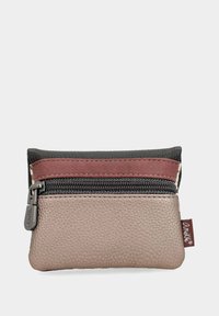 Pochette con zip compatta in pelle beige chiaro testurizzata, con accenti grigio scuro e borgogna; presenta una zip argentata e un'etichetta con il marchio.