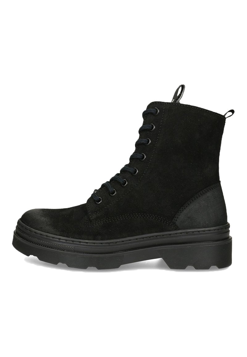 Botines de ante negro con cordones en la parte delantera, punta redonda y suela de goma texturizada. Cuenta con un tirador en la parte trasera para facilitar su uso.