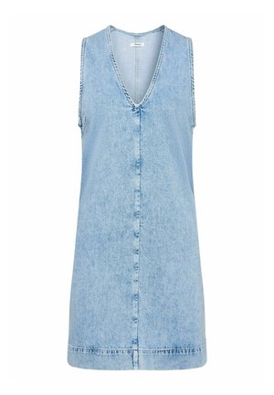 Bezrekawowa sukienka z jasnoniebieskiego denimu z dekoltem w serek i widocznym centralnym szwem, długości do kolan z prostym dołem.