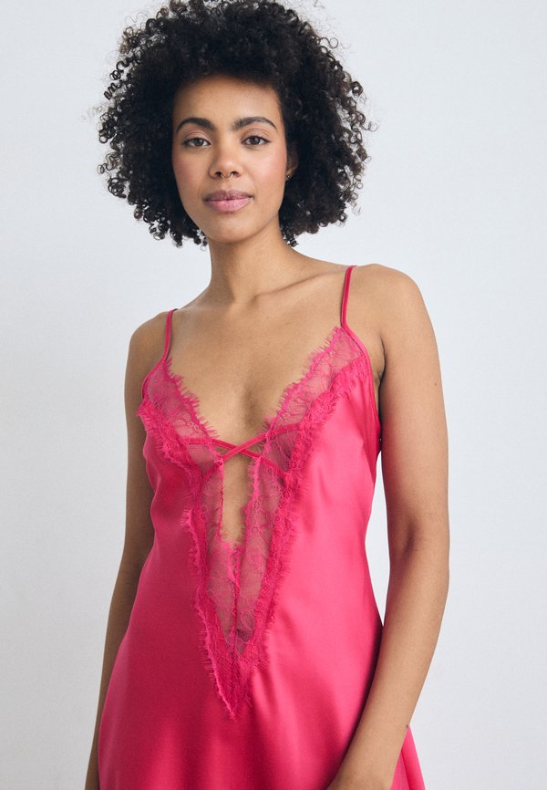 CHERRYANN CHEMISE  - Nightie3