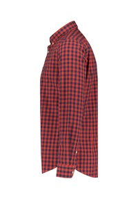 Rood en marineblauw geruite overhemden met een button-down kraag, lange mouwen en een rechte zoom. Gemaakt van geweven stof met een gladde textuur.