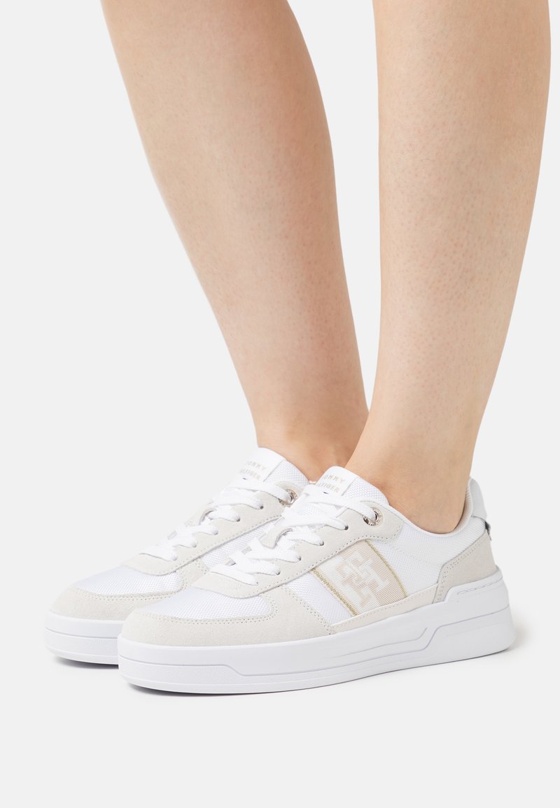 Tommy Hilfiger - BASKET WITH WEBBING - Sneaker low - white, Vergrößern