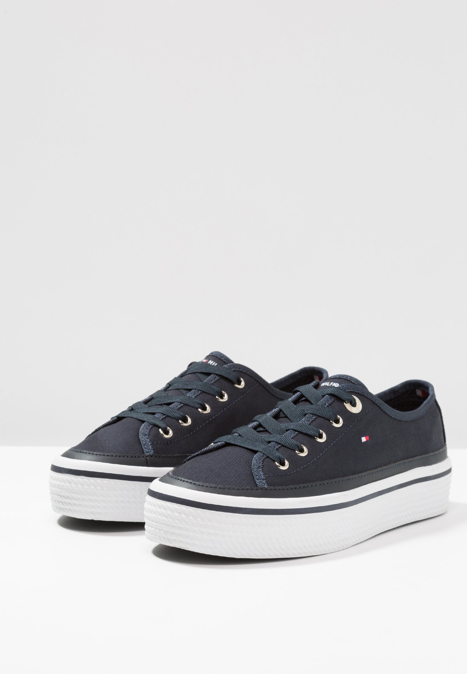 black flatform sneaker