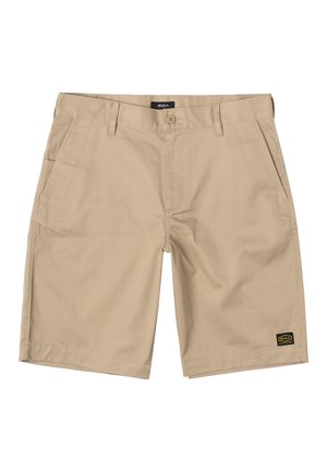Beige herres afslappede shorts med frontlommer, bæltestropper, knaplukning og en lille sort og gul RVCA-logo patch på kanten.