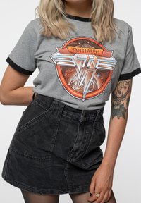 Paradiso Clothing CIRCLE BAND LOGO RINGER - Print T-shirt - grey