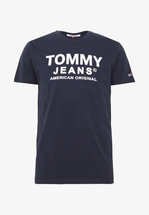 Granatowy t-shirt z krótkim rękawem z białym napisem "TOMMY JEANS AMERICAN ORIGINAL" oraz małym logo Tommy Hilfiger na lewym rękawie.