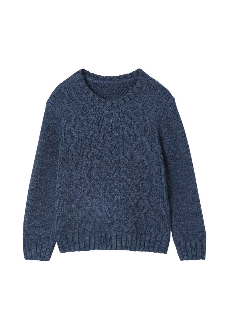 Marineblauer gestrickter Pullover mit Zopfmuster, geripptem Rundhalsausschnitt, -bündchen und -saum, langen Ärmeln, flach auf weißem Hintergrund ausgelegt.
