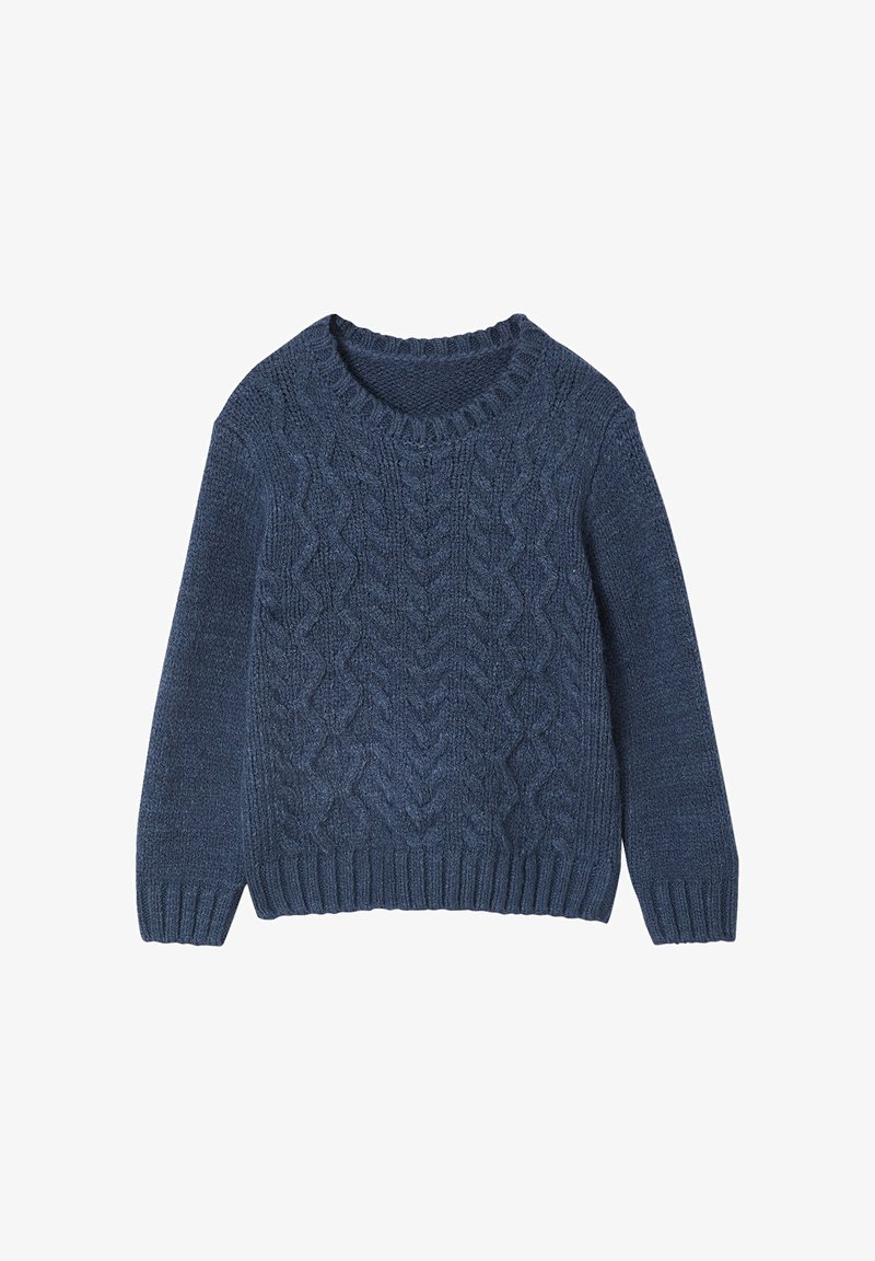 Marineblauer gestrickter Pullover mit Zopfmuster, geripptem Rundhalsausschnitt, -bündchen und -saum, langen Ärmeln, flach auf weißem Hintergrund ausgelegt.