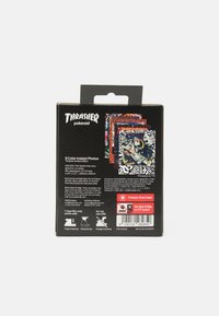 Thrasher Polaroid øjebliksbilleder pakke, sort pap med farverige mønstrede foto kanter, indeholder tekst, stregkoder og sikkerhedsinstruktioner.