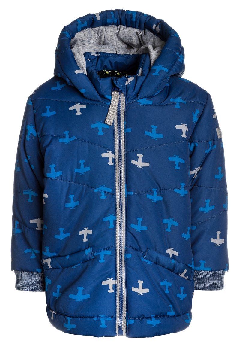 Chaqueta acolchada azul con capucha, con un patrón de aviones en azul claro y blanco. Incluye un cierre frontal y bolsillos laterales.