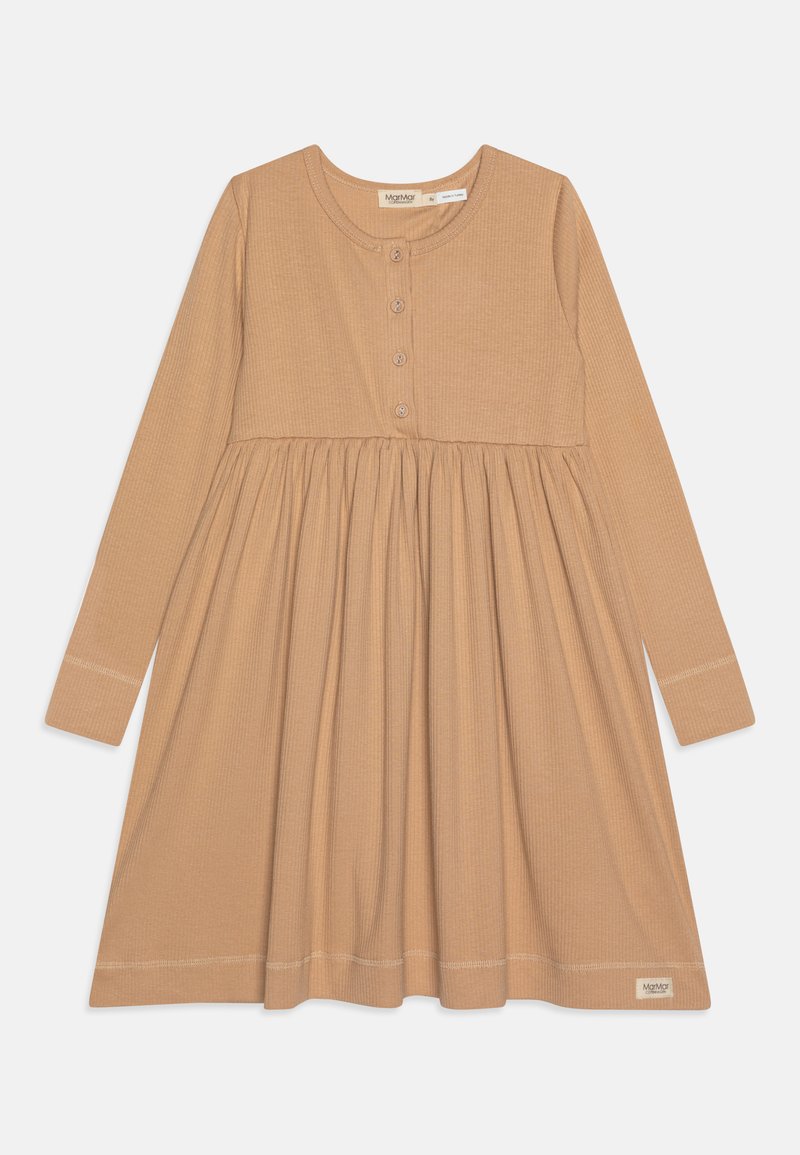 Ilgųjų rankovių suknelė iš šviesiai rudos tekstūruotos trikotažo su sagų apykakle ir raukšlėta sijonu. Yra kontrastingos siūlės ir prekės ženklo etiketė.