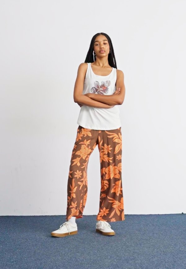 SURFCLASSIC TANK - Top - egret4