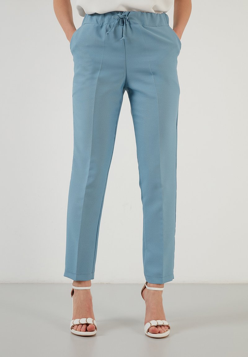 LELA REGULAR FIT - Hlače - light blue