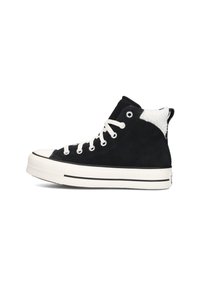 Mustad musta värvi sneakers, mis on valmistatud sametmaterjalist, valge kummist tallaga, klassikalise nööpimise disainiga, halli pehme kraega ja mustade nahkdetailidega.