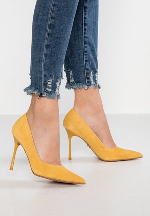 High Heel Pumps - dark yellow