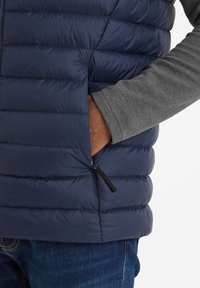 TOG24 NORTH - Waistcoat - dark indigo