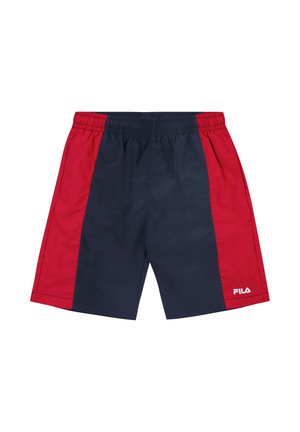 Sportieve heren short met elastische tailleband, donkerblauw middenpaneel, rode zijpanelen en wit Fila-logo op het rechteronderbeen.