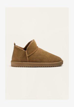 OYSHO, COZY MINI - Bottes de neige - brown