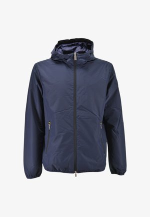 Giacca antivento con cappuccio blu navy, chiusura frontale con cerniera completa e tasche laterali con cerniera, polsini elasticizzati e leggero lucido sul tessuto.