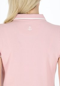 Seaside CREW PIKÉ - Pikeepaita - sea rose