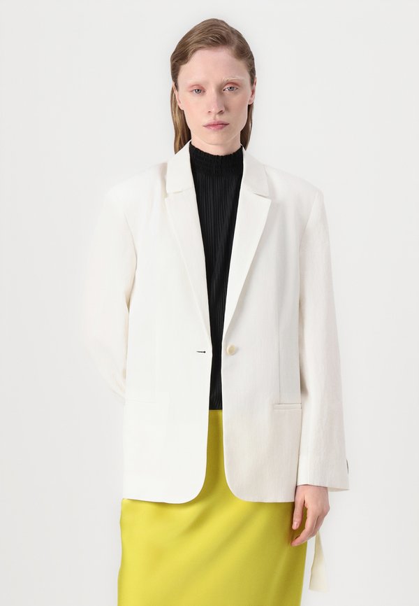 TECH - Blazer - tofu2