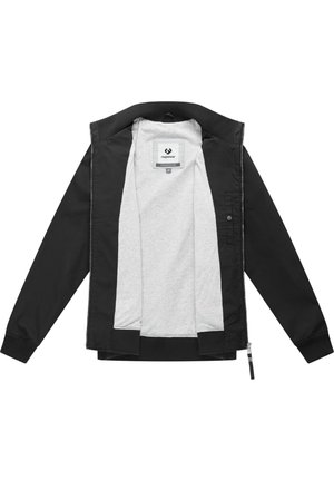 Zwarte jas met ritssluiting, geribbelde kraag en manchetten, lichtgrijze voering aan de binnenkant en een "ragwear" label aan de binnenkant van de kraag.