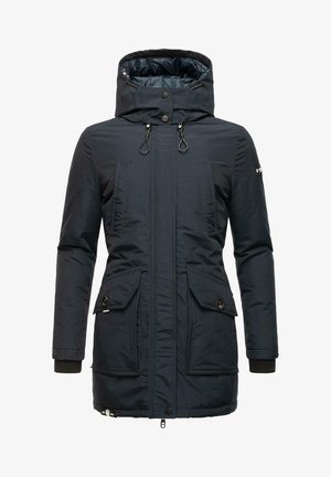 Granatowa pikowana parka z wysokim kołnierzem, regulowanymi sznurkami, dwoma przednimi kieszeniami i ściągaczami przy mankietach. Gładki, trwały materiał.