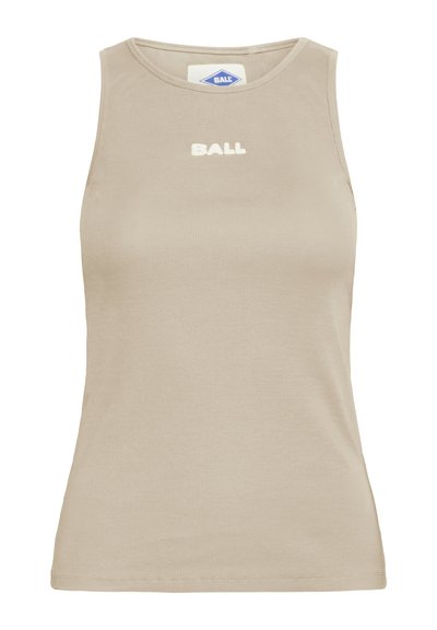 Beige ärmelloses Top aus geripptem Stoff, mit rundem Ausschnitt und einem weißen "BALL"-Logo auf der Vorderseite. Glatte Textur.