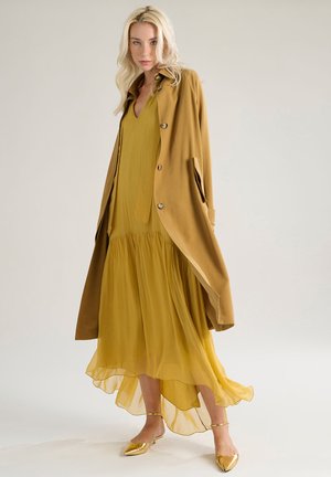 Trenchcoat - mustard