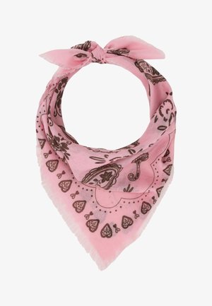 Różowa bandana z brązowymi wzorami paisley i sercami, zawiązana w supeł na górze, brzegi lekko postrzępione.