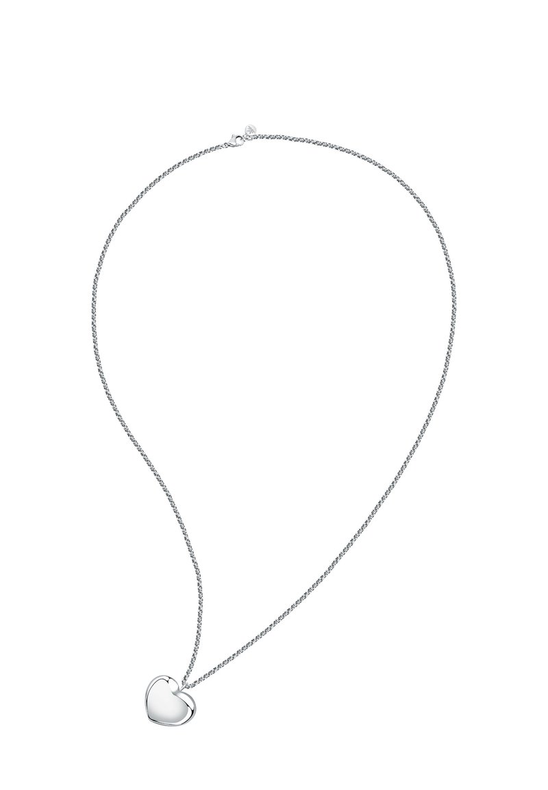 Collana con pendente a forma di cuore in argento, dotata di una catena attorcigliata, caratterizzata da una superficie liscia e lucida e un design minimalista. Chiusura a gancio.