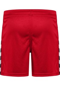 Röda atletiska shorts i slät tyg, med svarta och vita randiga detaljer på sidorna, med en figursydd design och elastisk midja.