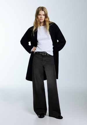 PULL&BEAR Široke nogavice - black