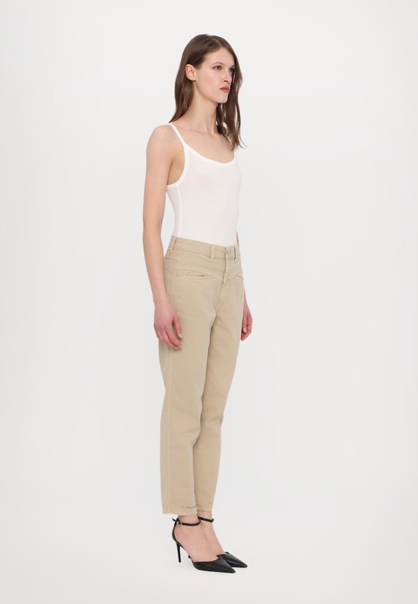 PEDAL PUSHER - Trousers - sand4