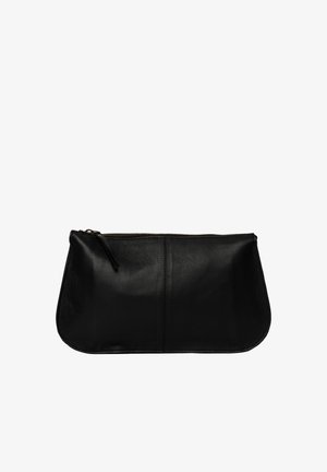 Pochette en cuir noir avec une surface texturée, fermeture zippée en haut et un fond arrondi. Design simple sans motifs ni accents visibles.