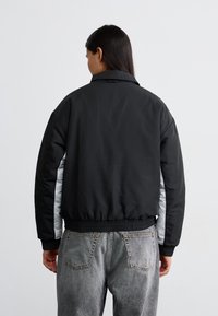 Thumbnail Image 4