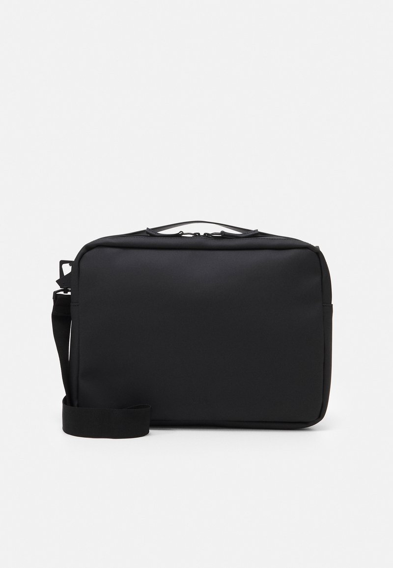 Schwarze rechteckige Laptoptasche aus glattem Material, mit einem oberen Traggriff, verstellbarem Schulterriemen und einem Reißverschlussverschluss.