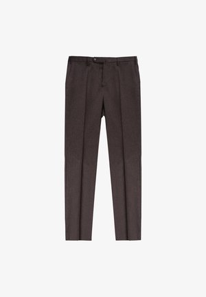 Bruine op maat gemaakte broek van een textuurstof. Kenmerken zijn een rechte pijp, voorplooien en een knoopsluiting bij de taille.