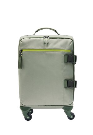 - Walizka na kółkach