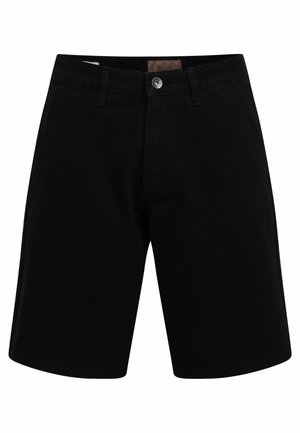 Shorts noirs longueur genou avec passants de ceinture, bouton frontal et poches latérales, présentés sur un fond blanc.