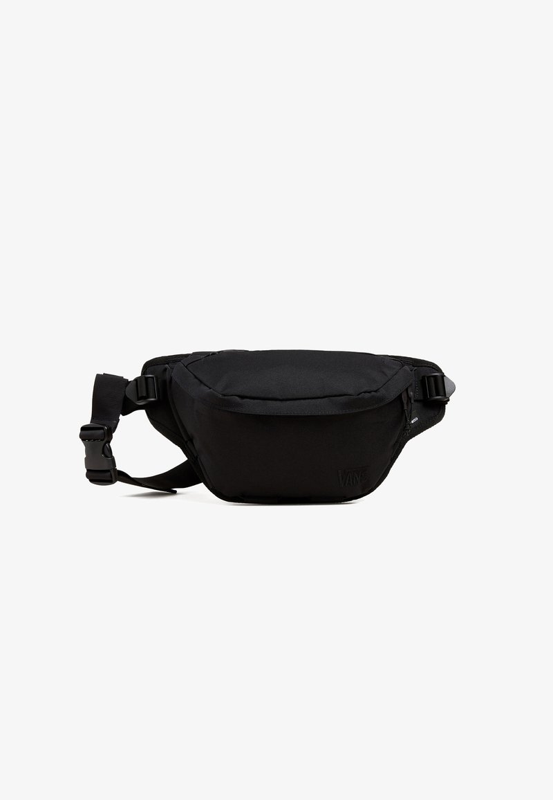 Riñonera negra hecha de tela duradera, con forma curva, correa ajustable, bolsillo frontal con cremallera y detalle de logo en relieve.