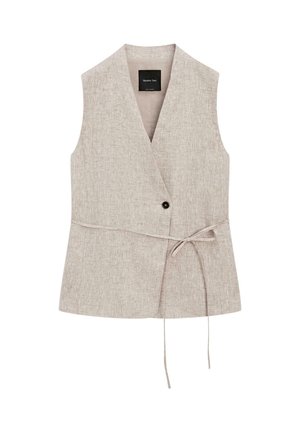 Bezruký béžový lněný vest s hlubokým výstřihem do V, jednoknopkové černé zapínání a tenká vázačka v pase na pravé straně.