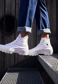 Converse CHUCK TAYLOR ALL STAR  biały