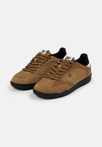 Fila SLANTSHOT - Sneaker low - chipmunk/black